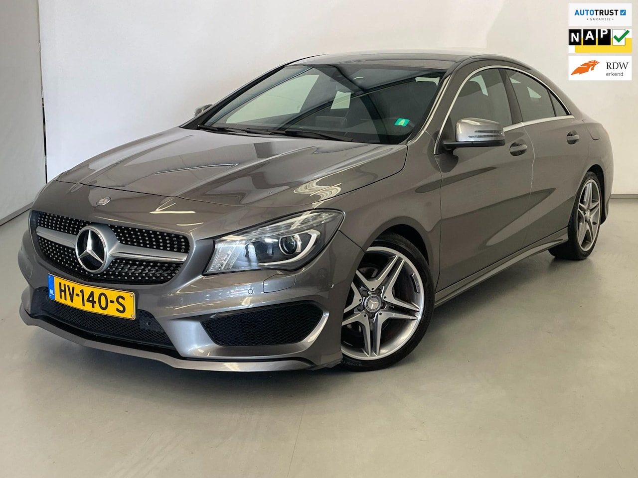 Mercedes-Benz CLA-Klasse - 180 / AMG / NL-auto / Xenon / Sfeerverlichting - AutoWereld.nl