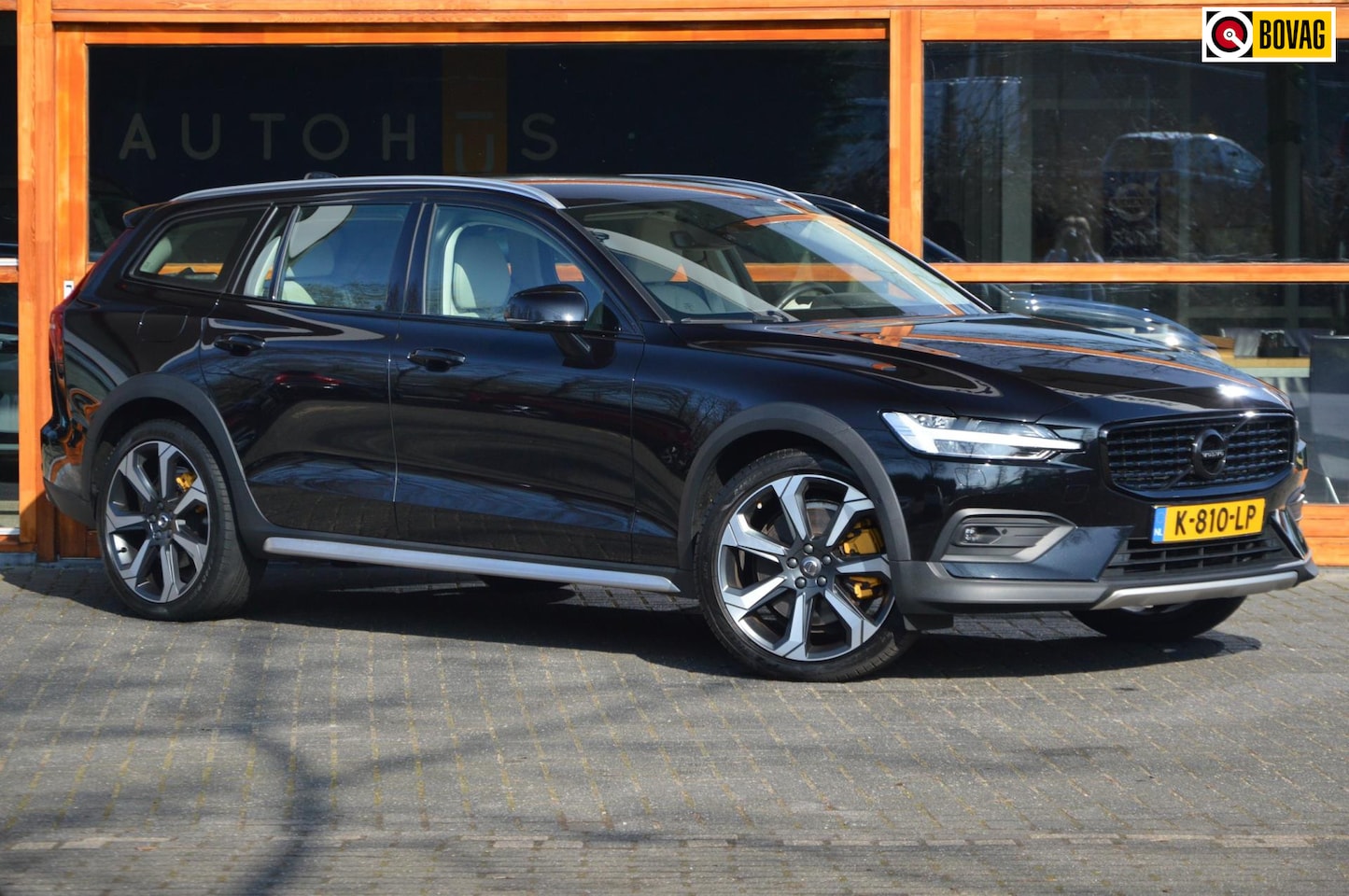 Volvo V60 Cross Country - B5 AWD | Pilot-Assist | BLIS | Stoel + Stuur Verwarmd | Camera | Dealer onderhouden | - AutoWereld.nl