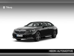 BMW 5-serie - 530e sedan M Sport Edition | Trekhaak | 20 inch velgen | Driving Assistant Plus