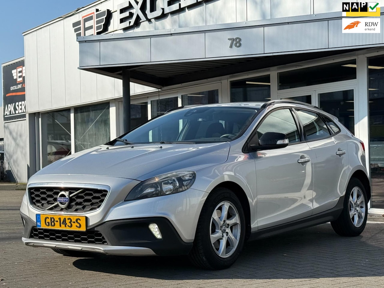 Volvo V40 Cross Country - 1.6 D2 Summum | Navigatie - AutoWereld.nl