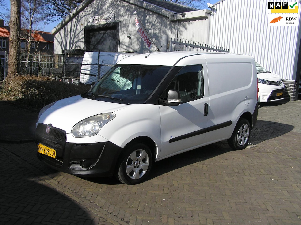 Fiat Doblò Cargo - 1.3 MultiJet Actual 1.3 MultiJet Actual - AutoWereld.nl