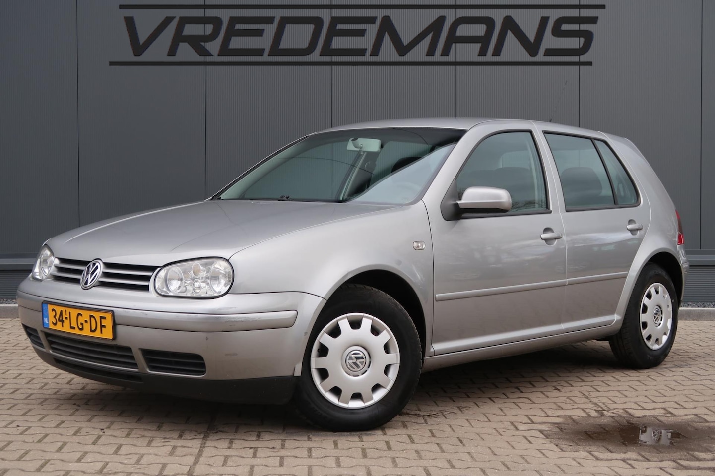 Volkswagen Golf - 1.6 Cruise/Airco/Automaat - AutoWereld.nl