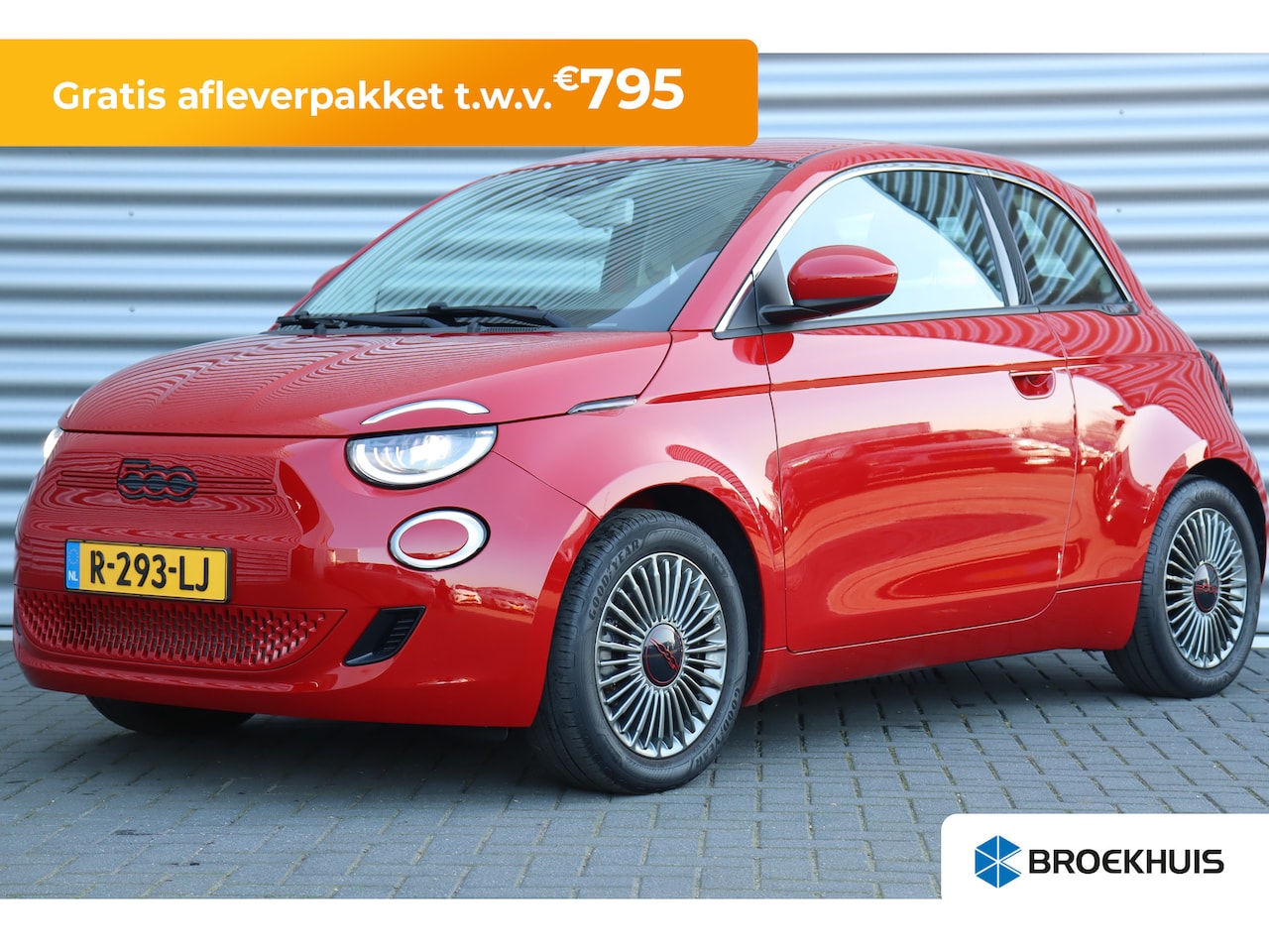 Fiat 500e - RED 42 KWH AUTOMAAT / NAVI / CLIMA / LED / PDC / 16" LMV / FULL-LED / BLUETOOTH / CRUISECO - AutoWereld.nl