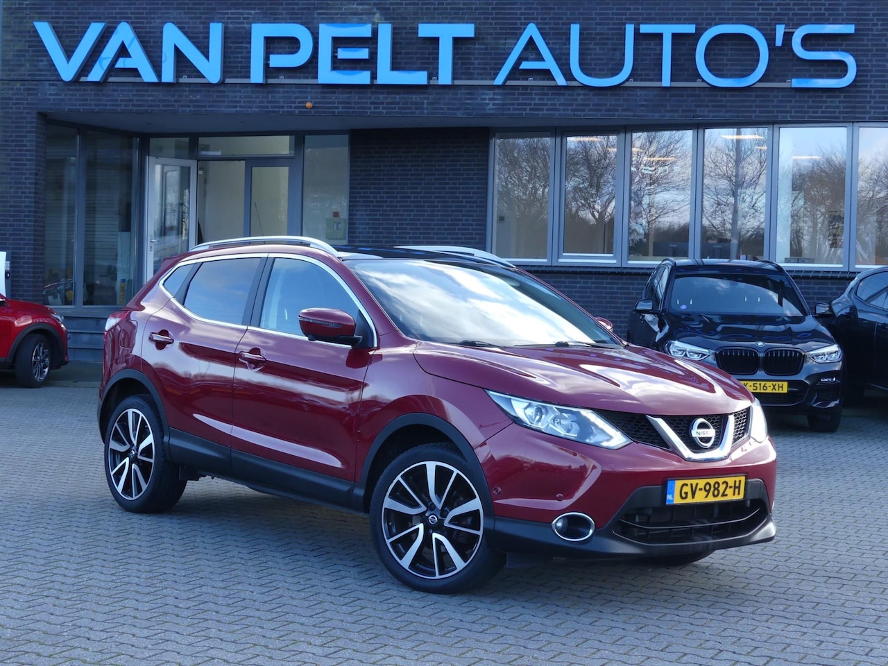 Nissan Qashqai - 1.2 Tekna / Pano / Leder / Stoelverwarming - AutoWereld.nl