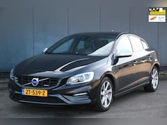 Volvo S60 - 1.6 T4 R-Design Xenon/Leer/Navigatie/Parkeersensor/99000km