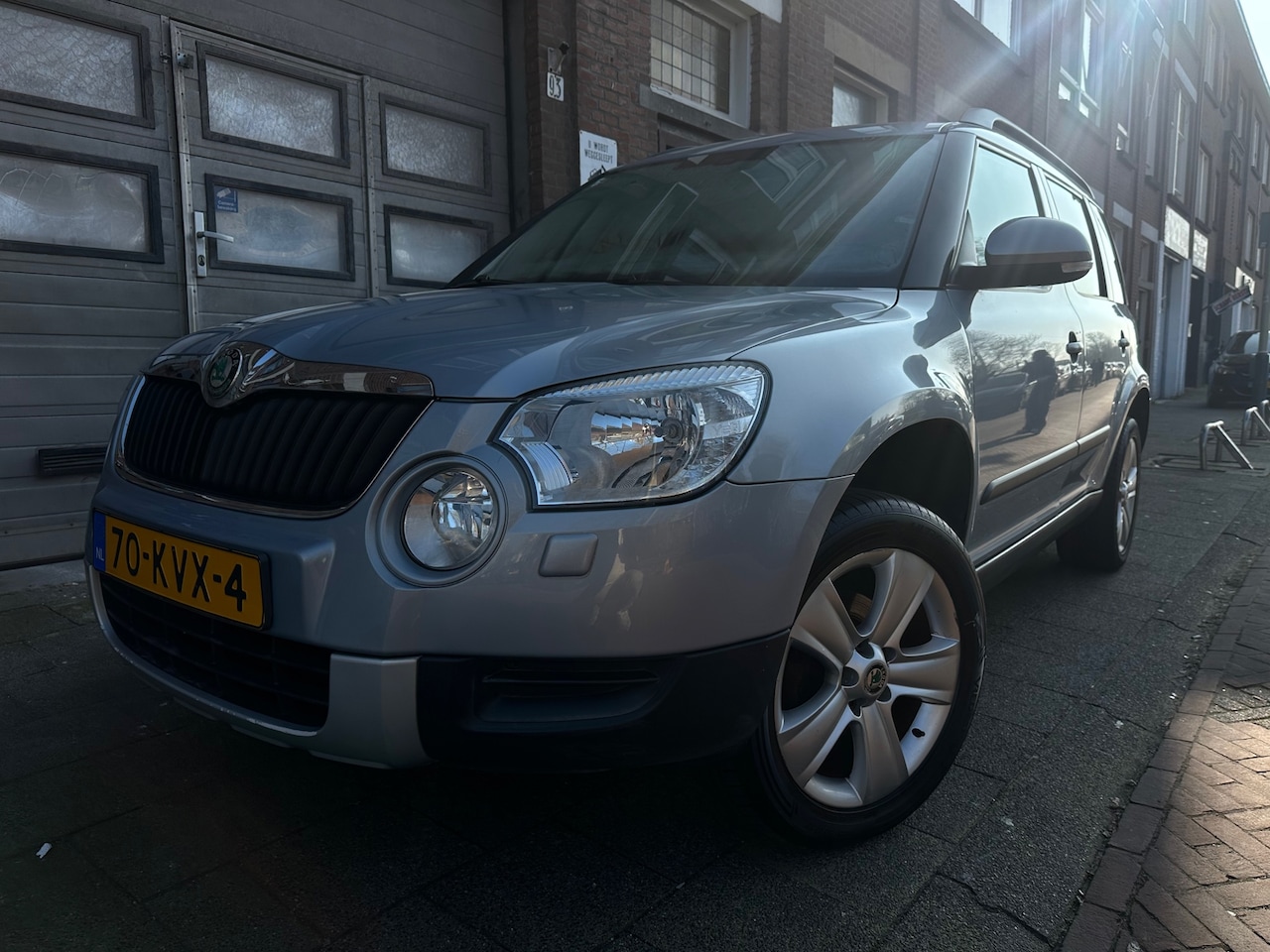 Skoda Yeti - 1.2 TSI Ambition Clima Cruise Trekhaak Winterbanden Zeer Nette Auto - AutoWereld.nl