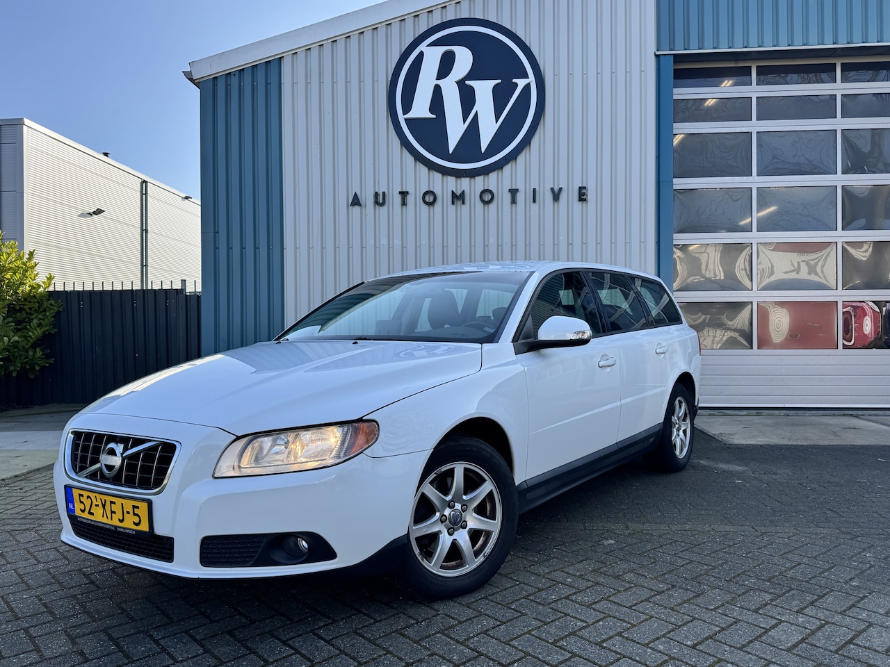 Volvo V70 - 2.0D Leder Navi Bluetooth APK feb 2026! Prijs is ex BPM - AutoWereld.nl