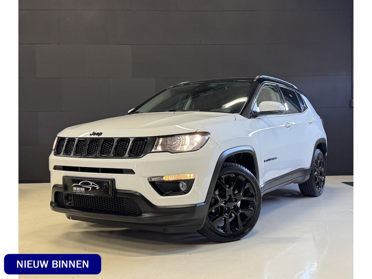 Jeep Compass - 1.3T Night Eagle Liberty Edition | Afn. trekhaak | Navi | Camera | Keyless | Carplay | 19' - AutoWereld.nl