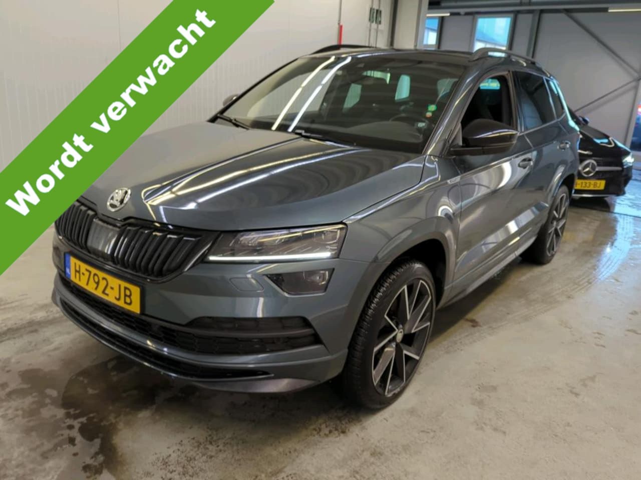 Skoda Karoq - 1.5 TSI DSG ACT Sportline Business Panoramadak - 19Inch LMV - Adaptieve Cr.control - Elekt - AutoWereld.nl