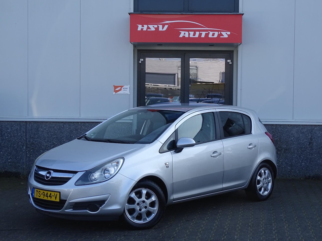 Opel Corsa - 1.2-16V Selection airco LM 4-deurs - AutoWereld.nl