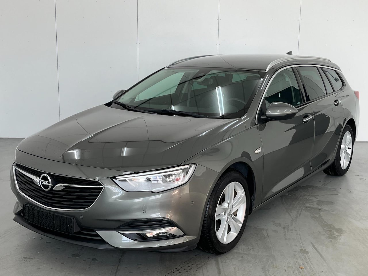 Opel Insignia Sports Tourer - 1.6 CDTI Innovation / Camera / Apple Carplay/Android Auto / Climate Control - AutoWereld.nl