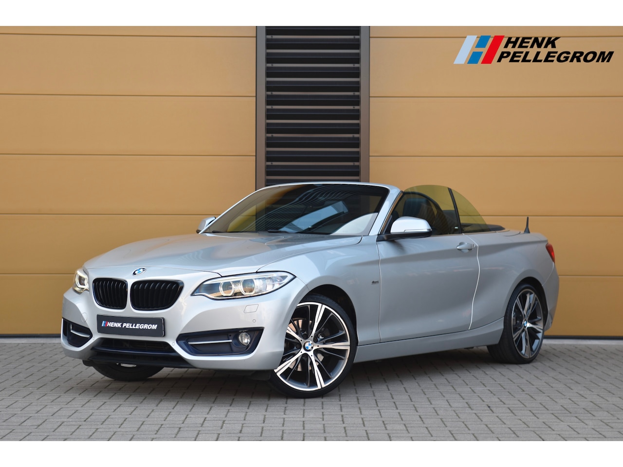 BMW 2-serie Cabrio - 220i High Executive * Sport line * Keyless entry * Navigatie Professional * Dealer onderho - AutoWereld.nl