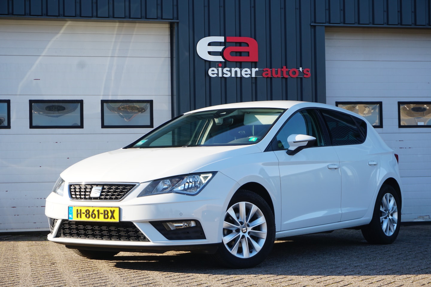 Seat Leon - 1.0 TSI Style Ultimate Edition | CAMERA | METALLIC WIT | ECC | APPLE/ANDROID | - AutoWereld.nl