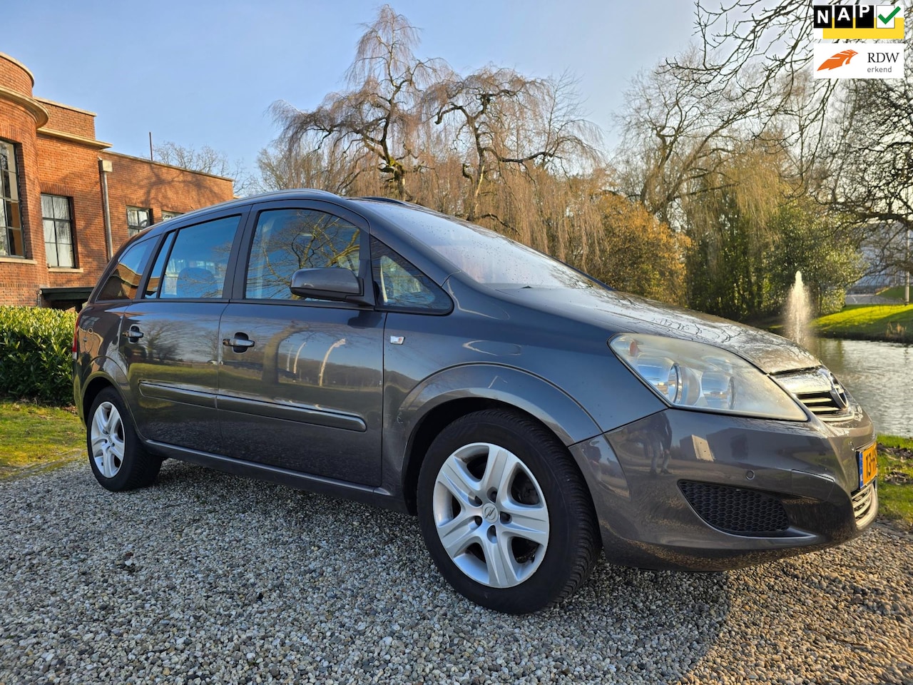 Opel Zafira - 2.2 Cosmo PANO/cruise/AIRCO - AutoWereld.nl