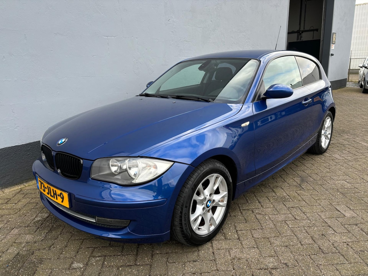 BMW 1-serie - 118i Business Line - Climate Control - LMV - AutoWereld.nl