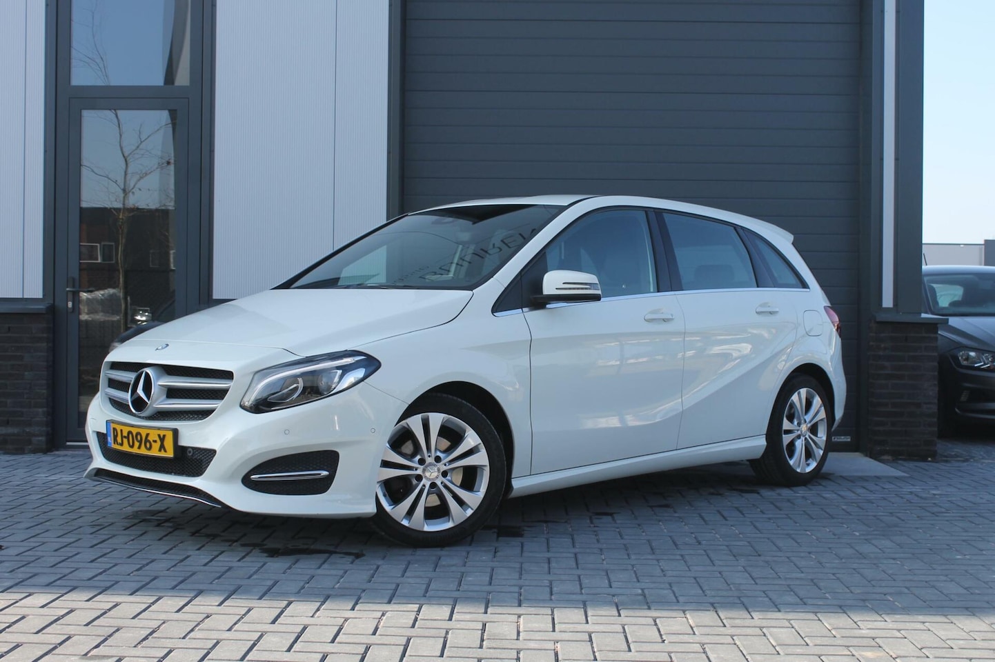 Mercedes-Benz B-klasse - 180 180 - AutoWereld.nl