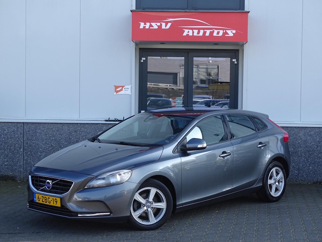 Volvo V40 - 1.6 D2 Momentum navi LM 4-deurs - AutoWereld.nl