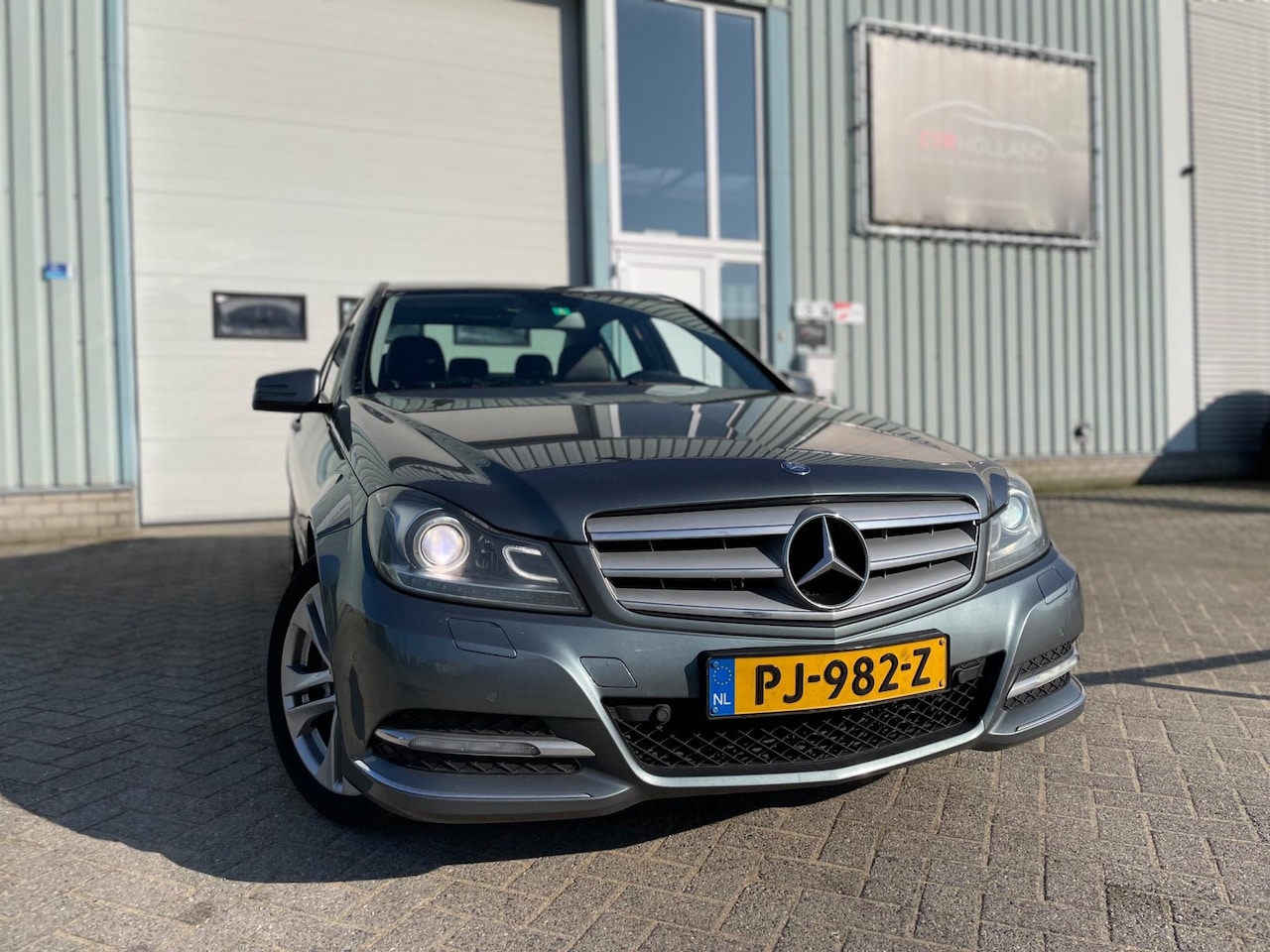 Mercedes-Benz C-klasse - C220 CDI Avantgarde (bj 2011) AUT|SEDAN|XENON|STOELVERWARMING - AutoWereld.nl