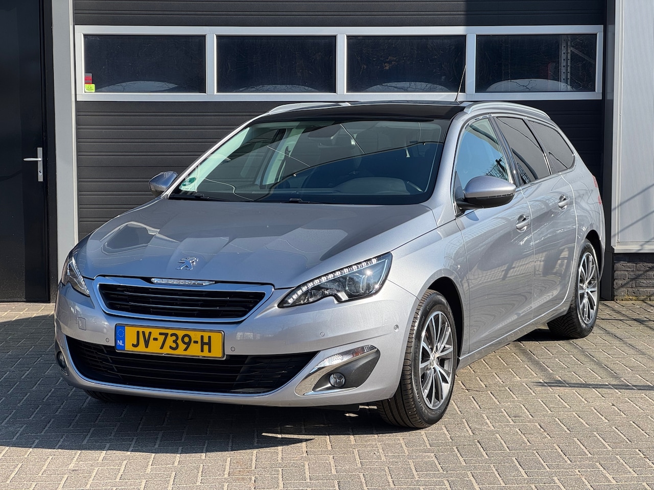 Peugeot 308 SW - 1.2 PureTech Allure Xenon/Led, Pano, Navi, Camera, Climate, Cruise Control, NAP - AutoWereld.nl