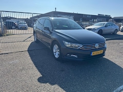 Volkswagen Passat Variant - 1.6 TDI NEW CAR