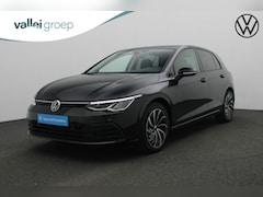 Volkswagen Golf - 1.5 TSI 130 pk Life | Trekhaak | Stuur-/stoelverwarming | Achteruitrijcamera | Navigatie |