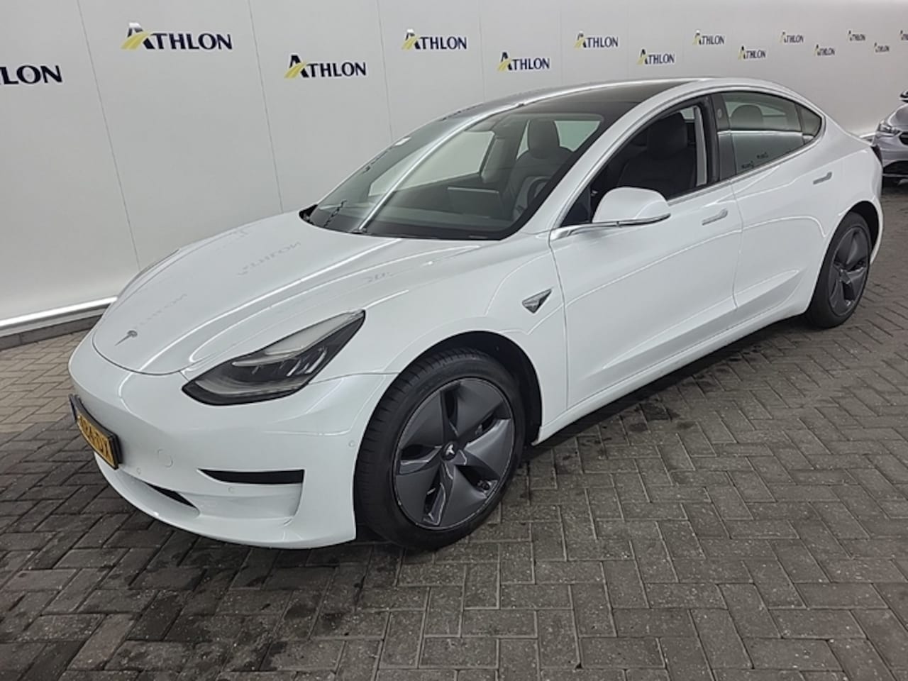 Tesla Model 3 - Standard RWD Plus [ TREKHAAK+AUTOPILOT+PREMIUM AUDIO ] - AutoWereld.nl