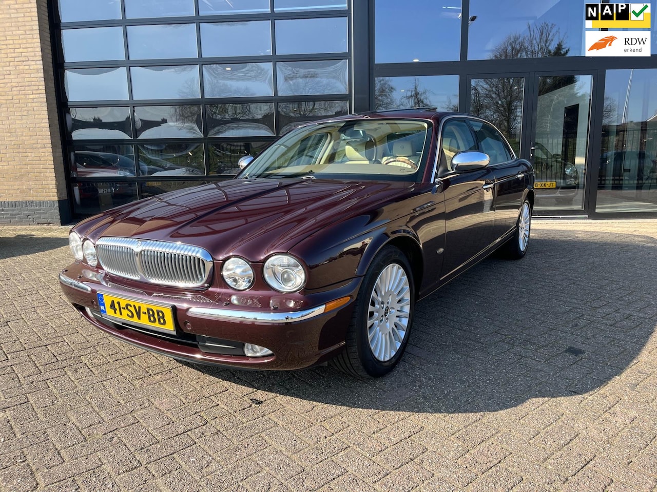 Daimler Super Eight - 4.2 V8 S/C 4.2 V8 S/C , Eerst eigenaar ! 396 PK ! - AutoWereld.nl