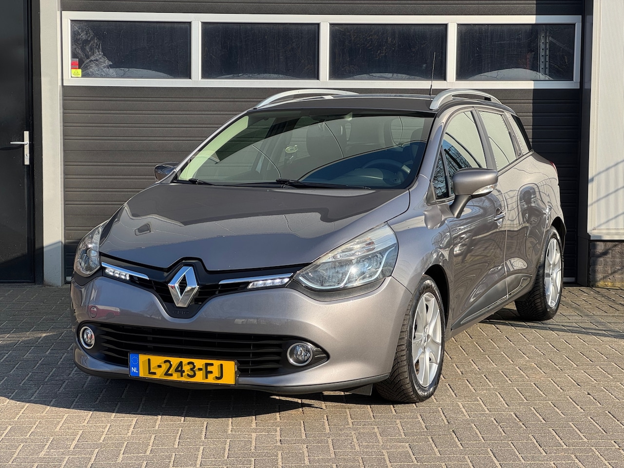 Renault Clio Estate - 1.2 Dynamique Trekhaak, Navi, Airco, - AutoWereld.nl