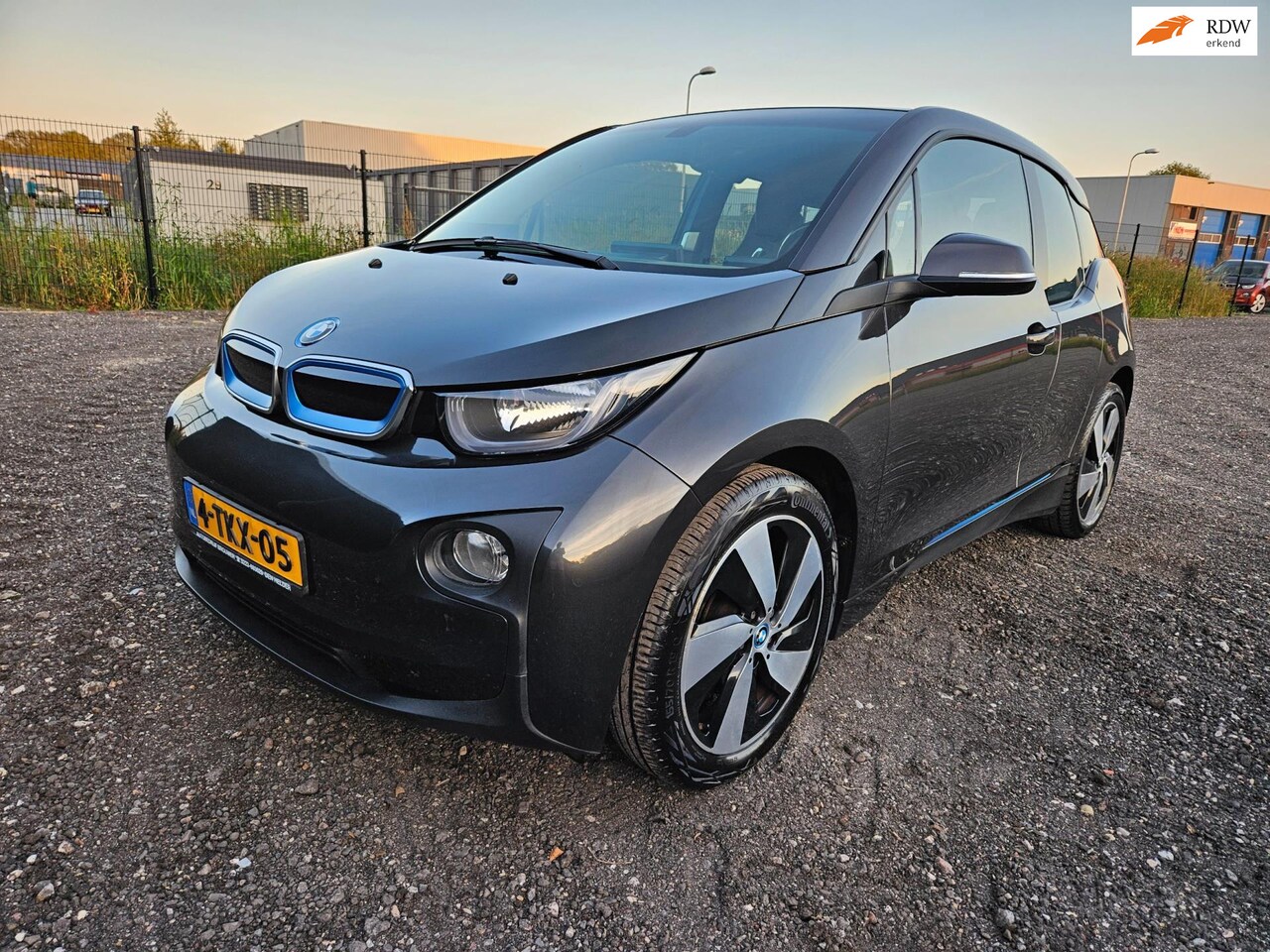 BMW i3 - Basis Comfort 22 kWh * 7500 € Netto - AutoWereld.nl