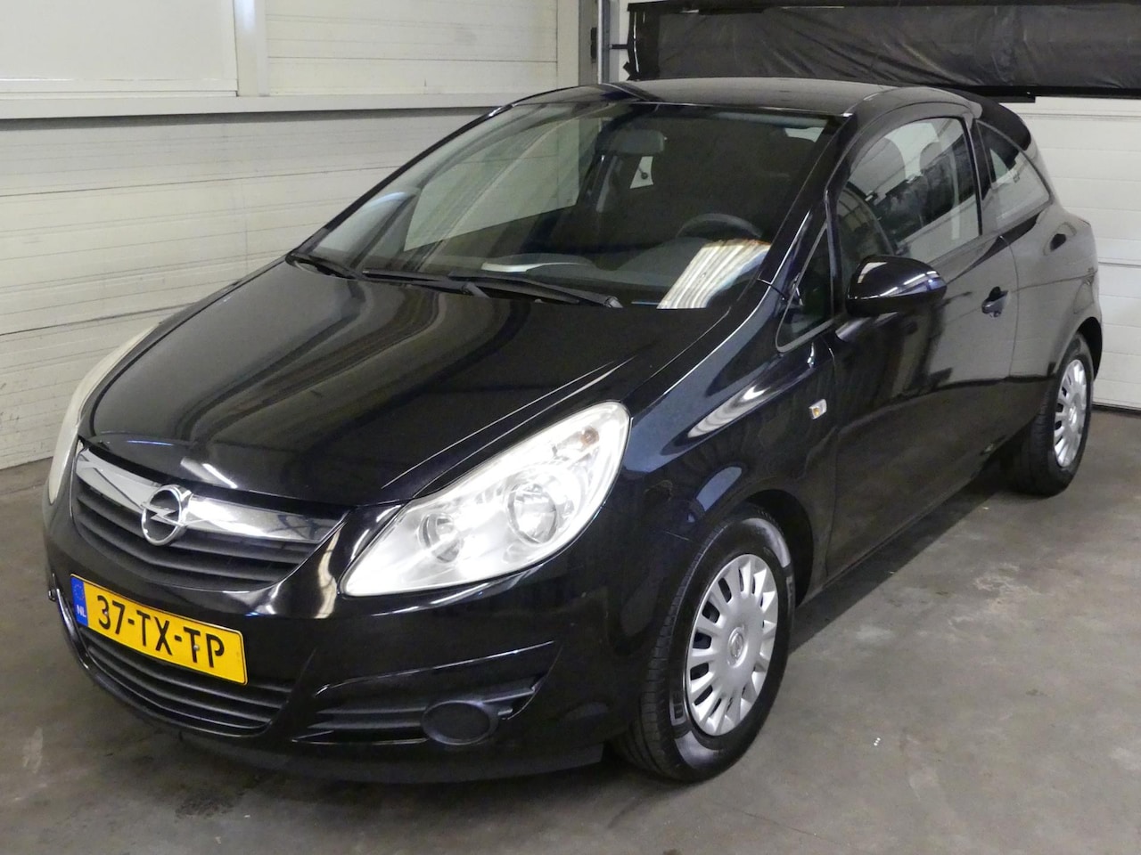 Opel Corsa - 1.2-16V Ess - Airco - Nieuwe APK - AutoWereld.nl