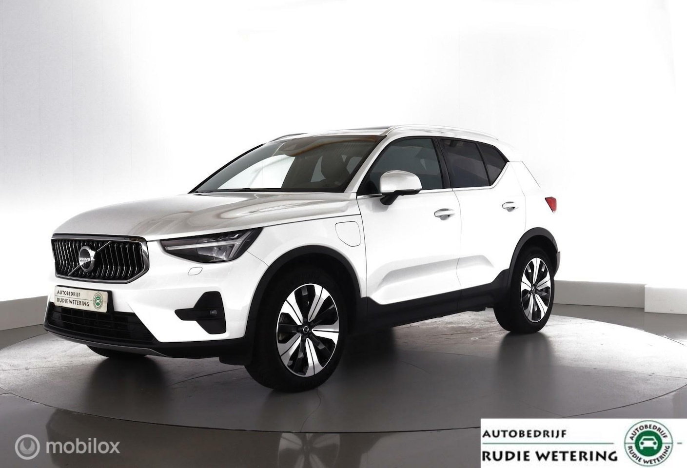 Volvo XC40 - 1.5 T5 262PK PHEV Ultimate Bright Facelift trekhaak|leer|pano|cam360|lmv19 - AutoWereld.nl