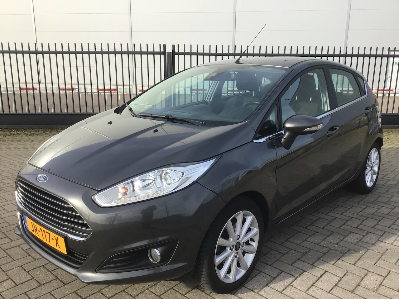 Ford Fiesta - 1.0 EcoBoost Titanium Technisch en optisch in zeer goede Staat incl. Afneembare Trekhaak - AutoWereld.nl