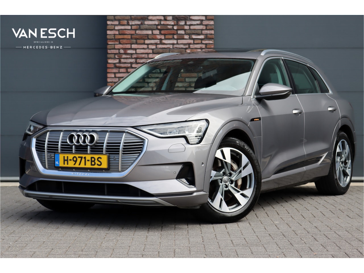 Audi e-tron - e-tron 50 Quattro Launch edition plus 71 kWh | 24.500,- netto ex | Luchtvering | Panoramad - AutoWereld.nl