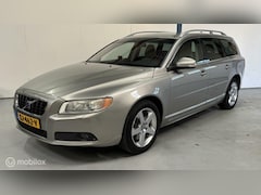 Volvo V70 - 2.5T Summum AUTOMAAT / LEER