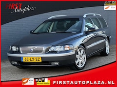 Volvo V70 - 2.5 T Titanium AUTOMAAT LEDER/CRUISE/ISOFIX