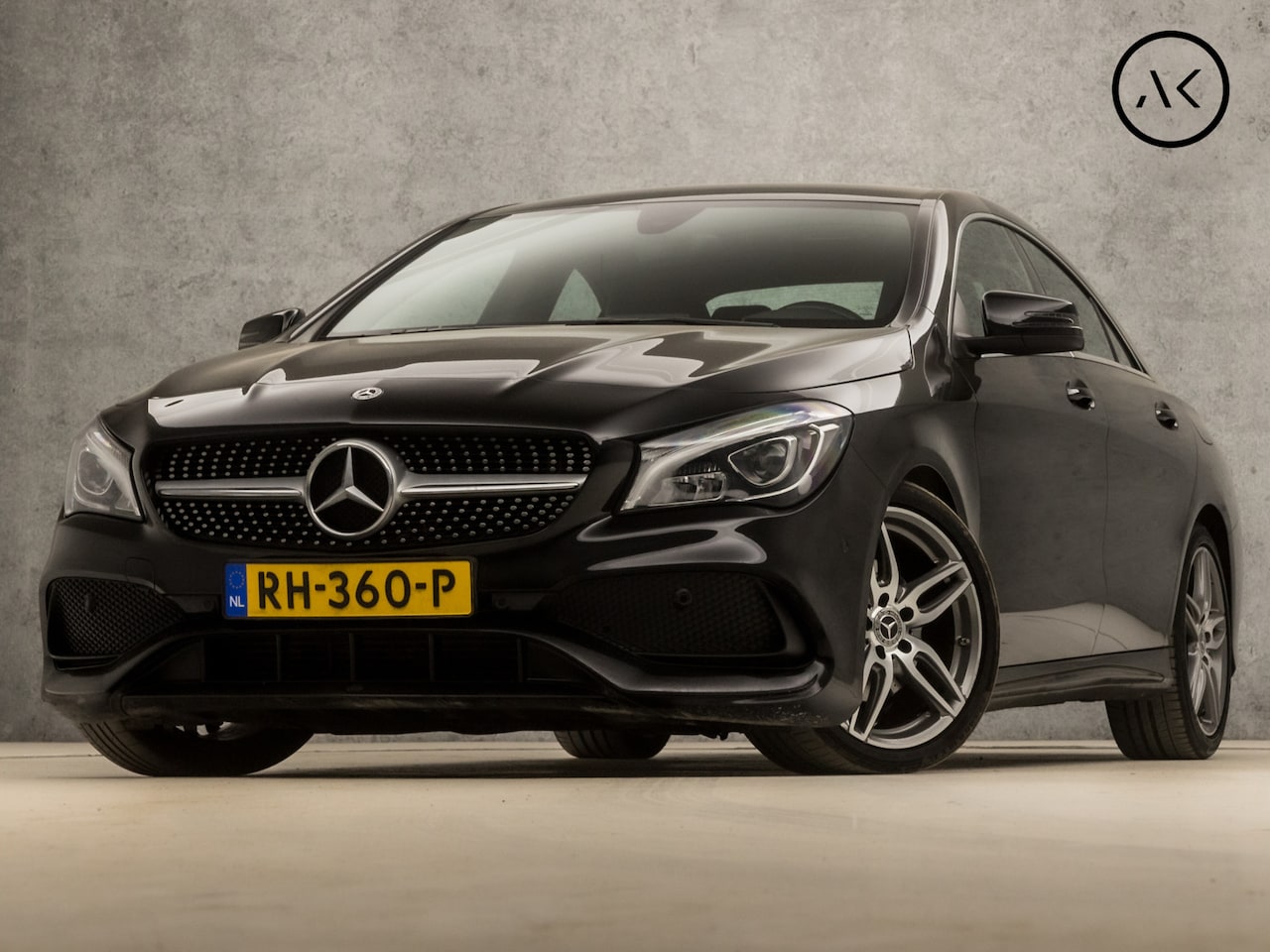 Mercedes-Benz CLA-Klasse - 180 AMG Sport Automaat (GROOT NAVI, LEDER/ALCANTARA, STOELVERWARMING, SPORTSTOELEN, DIAMON - AutoWereld.nl