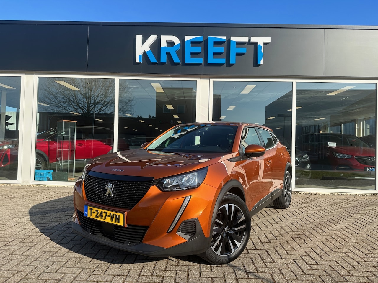 Peugeot 2008 - 1.2 PureTech Allure 130 PK | Metallic | App connect - AutoWereld.nl