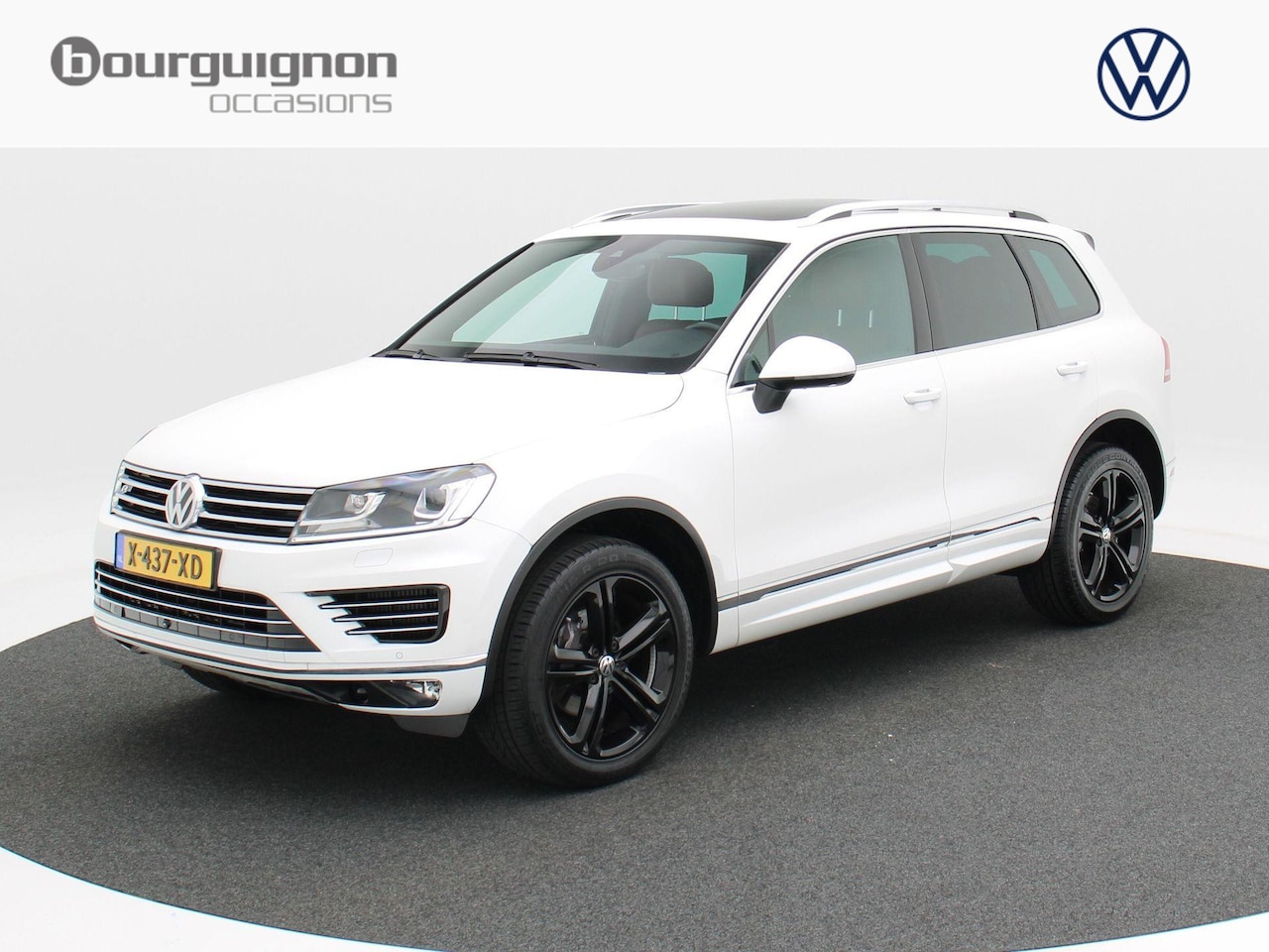 Volkswagen Touareg - 3.0 TDi 262 Pk Automaat R-Line | Adaptive Cruise | Navigatie | Bluetooth | Stoelverwarming - AutoWereld.nl