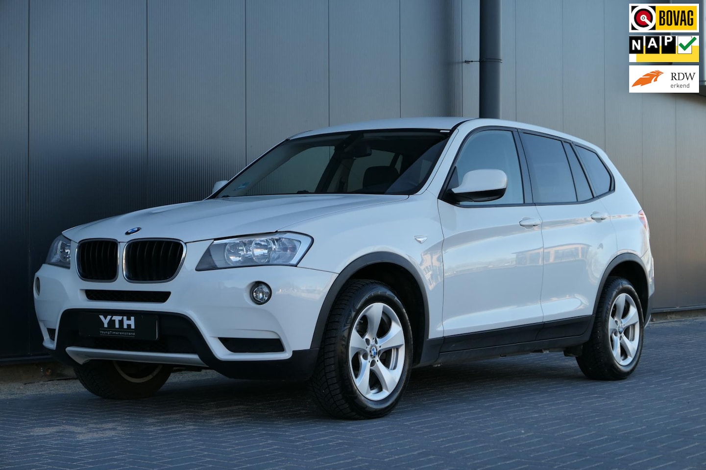 BMW X3 - XDrive28i 258pk 6-cilinder Navi Leder PDC Stoelverwarming - AutoWereld.nl