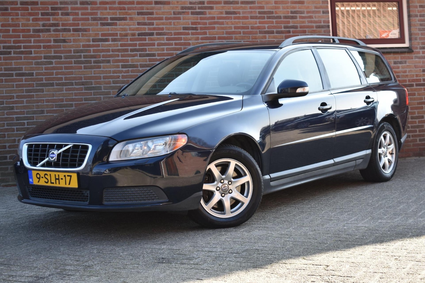 Volvo V70 - 2.5T Momentum '08 Leder Clima Cruise - AutoWereld.nl