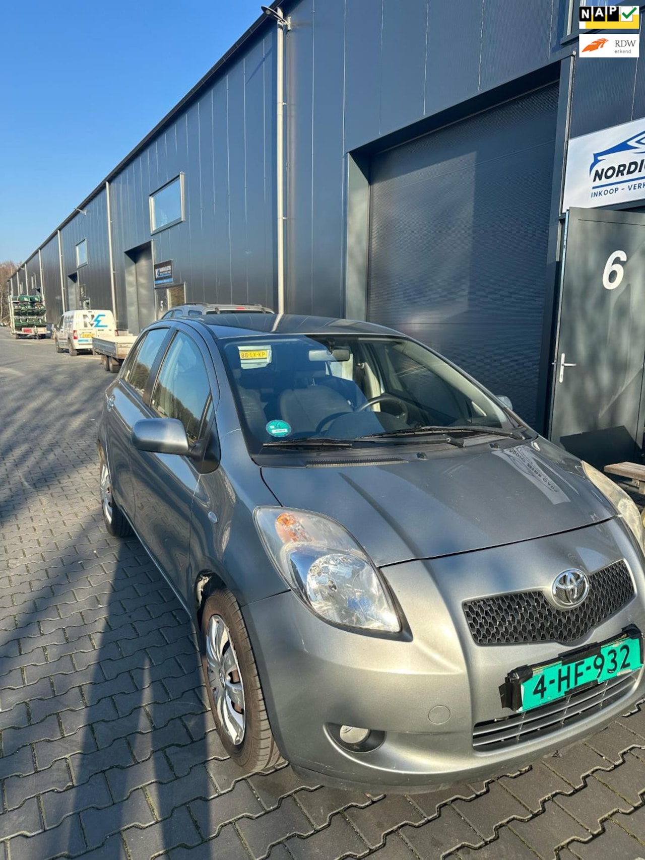 Toyota Yaris - 1.3 VVT-i Sol 1.3 VVTi Sol - AutoWereld.nl