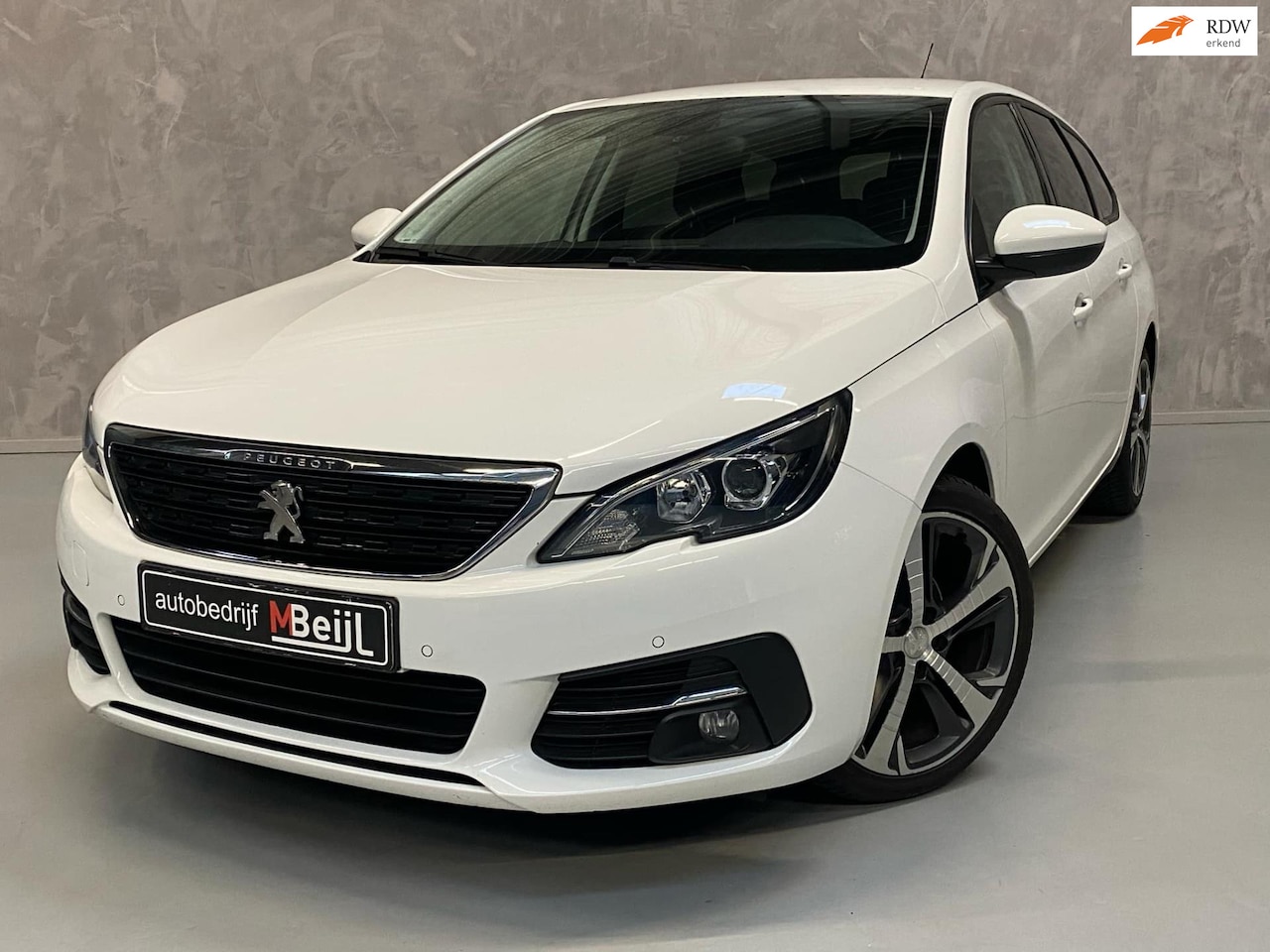 Peugeot 308 SW - 1.2 PureTech Active /GT-line velgen /Camera /Navi - AutoWereld.nl