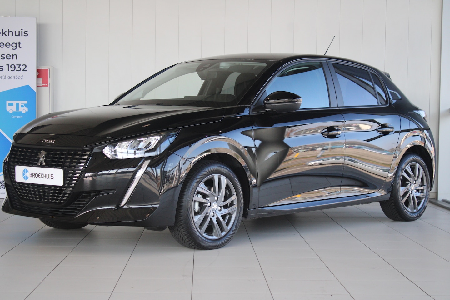 Peugeot 208 - 1.2 PureTech Active Pack | NAVIGATIE | DAB | LED KOPLAMPEN | AIRCO | PDC ACHTER - AutoWereld.nl