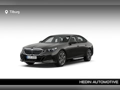 BMW 5-serie - 530e sedan M Sportpakket | Trekhaak | Driving Assitant | Digital Key