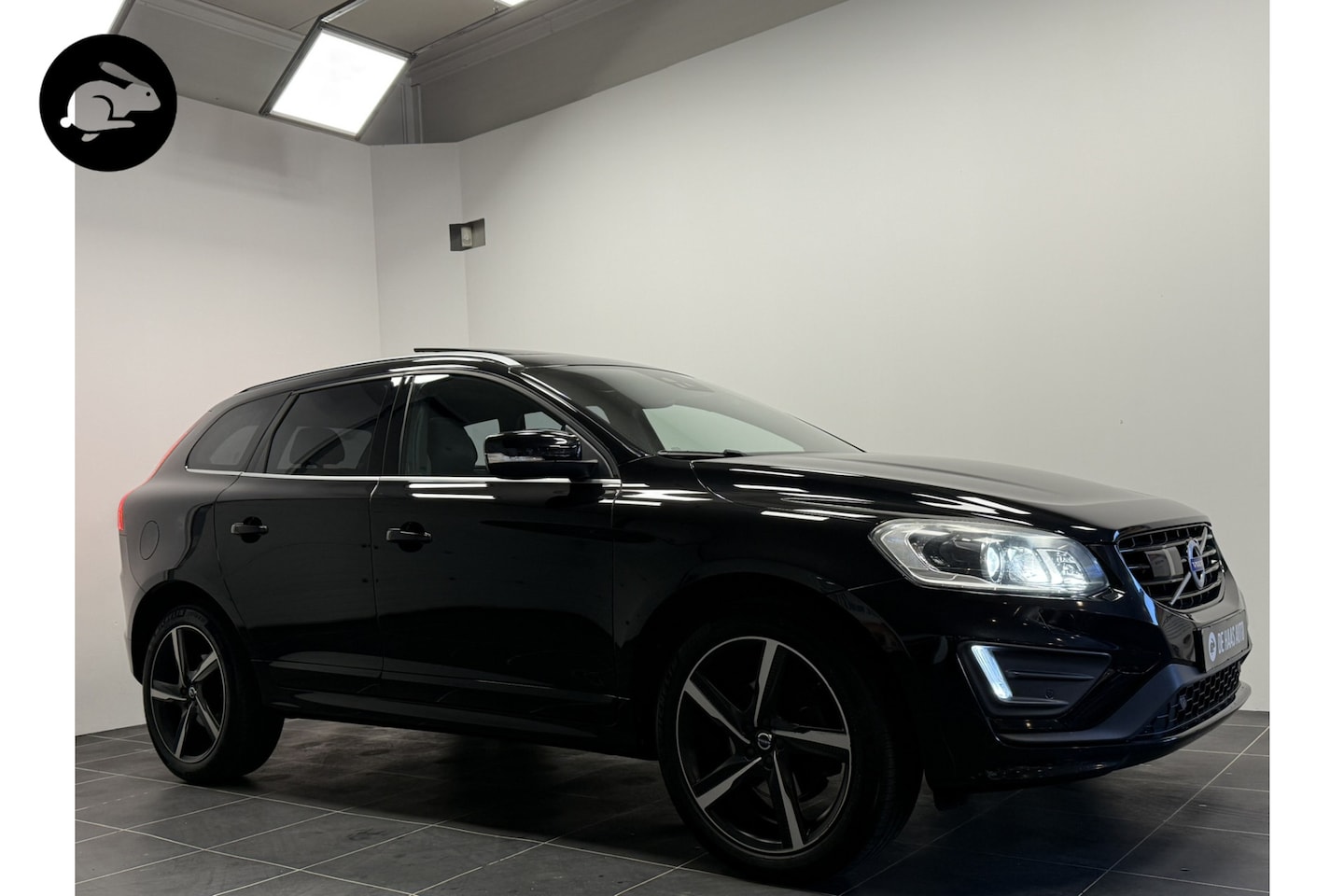 Volvo XC60 - 2.0 T5 245pk FWD R-Design/Dealer onderhouden/Panodak/Leder/Navi - AutoWereld.nl