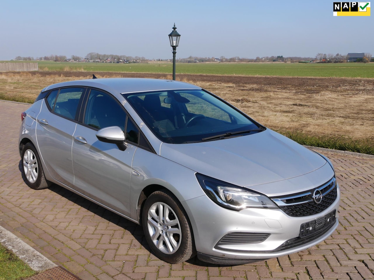 Opel Astra - 1.6 CDTI Business+ AC NAVI ** MARGE CAR ** - AutoWereld.nl