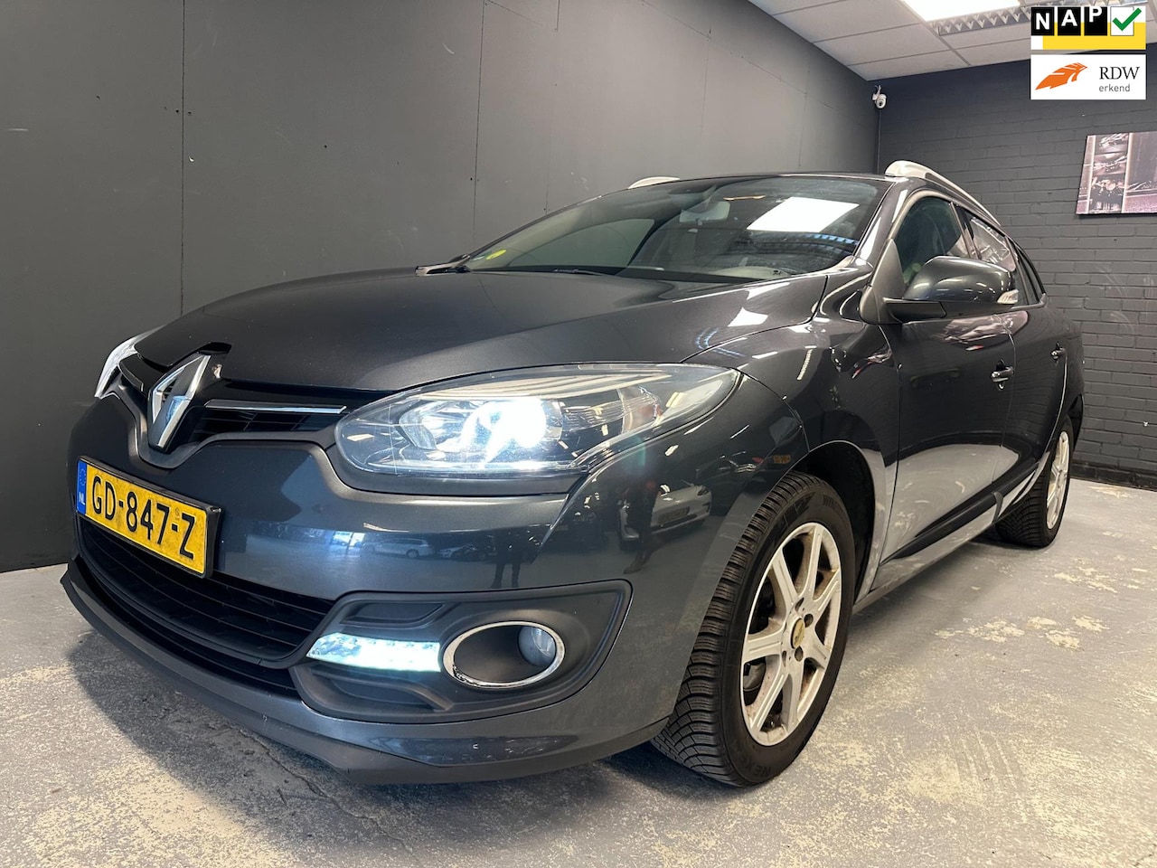 Renault Mégane Estate - 1.5 dCi GT-Line Navi Parkeer Sen- Keyless Trekhaak APK - AutoWereld.nl