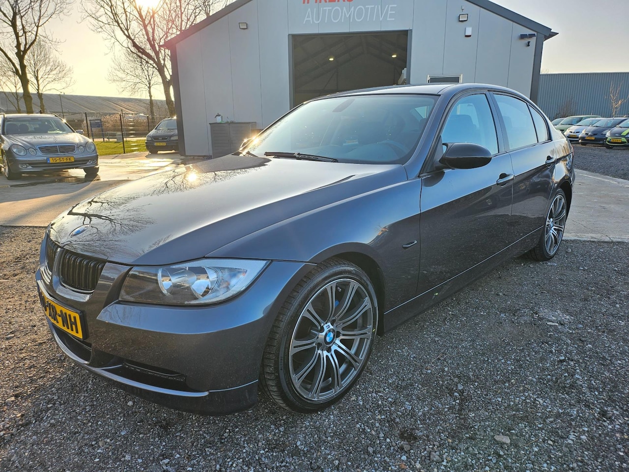 BMW 3-serie - 318i High Executive 318i High Executive - AutoWereld.nl