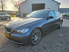 BMW 3-serie - 318i High Executive