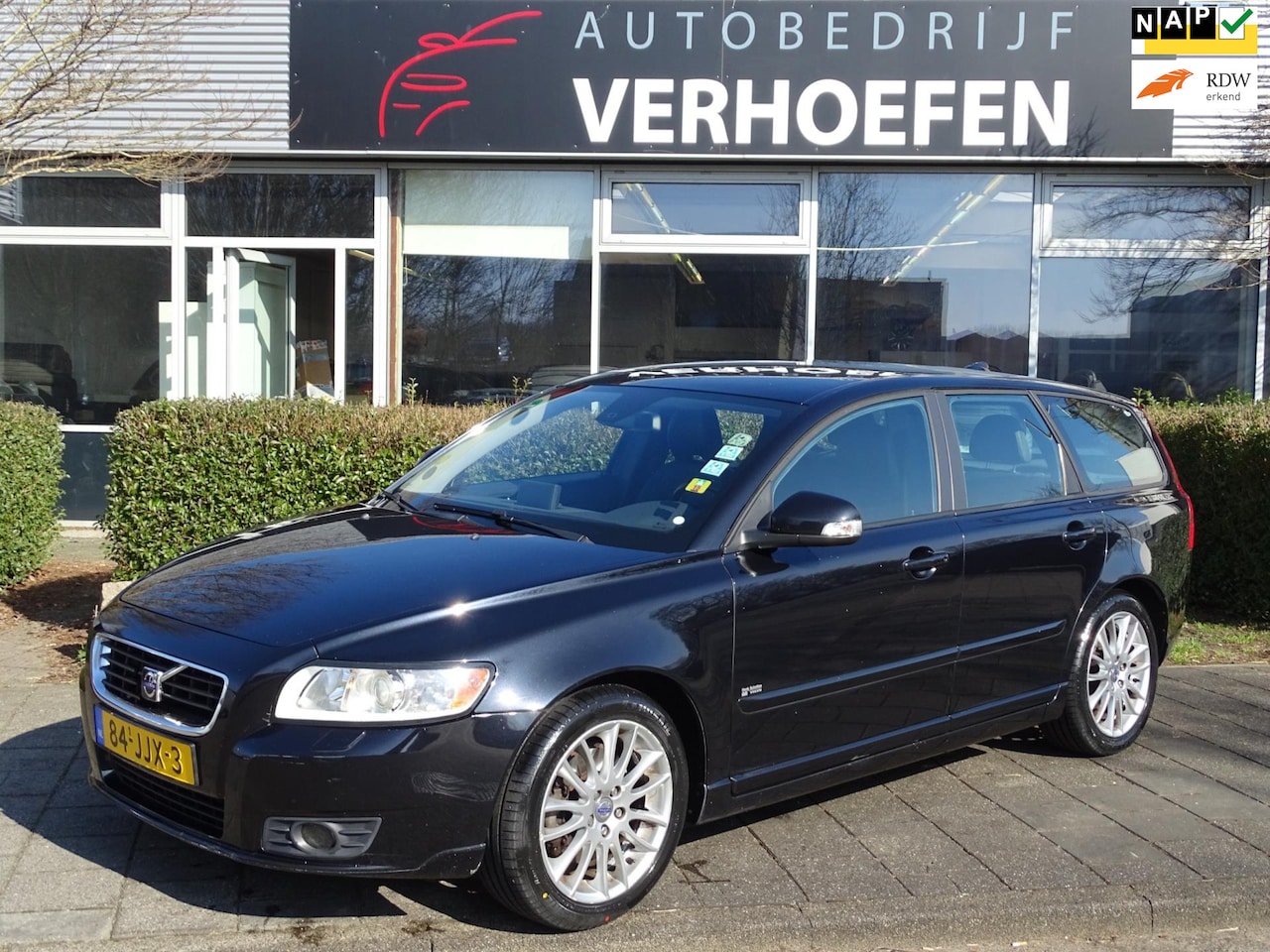 Volvo V50 - 2.4i Edition II - AUTOMAAT - NAVIGATIE - CRUISE - LEDER / ELEKTR STOELEN - MULTISTUUR - CL - AutoWereld.nl